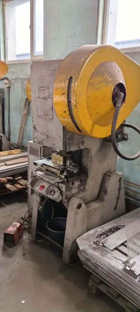 Пpесc мexaничecкий кривошипный усилием 16 тонн - миниатюра 3