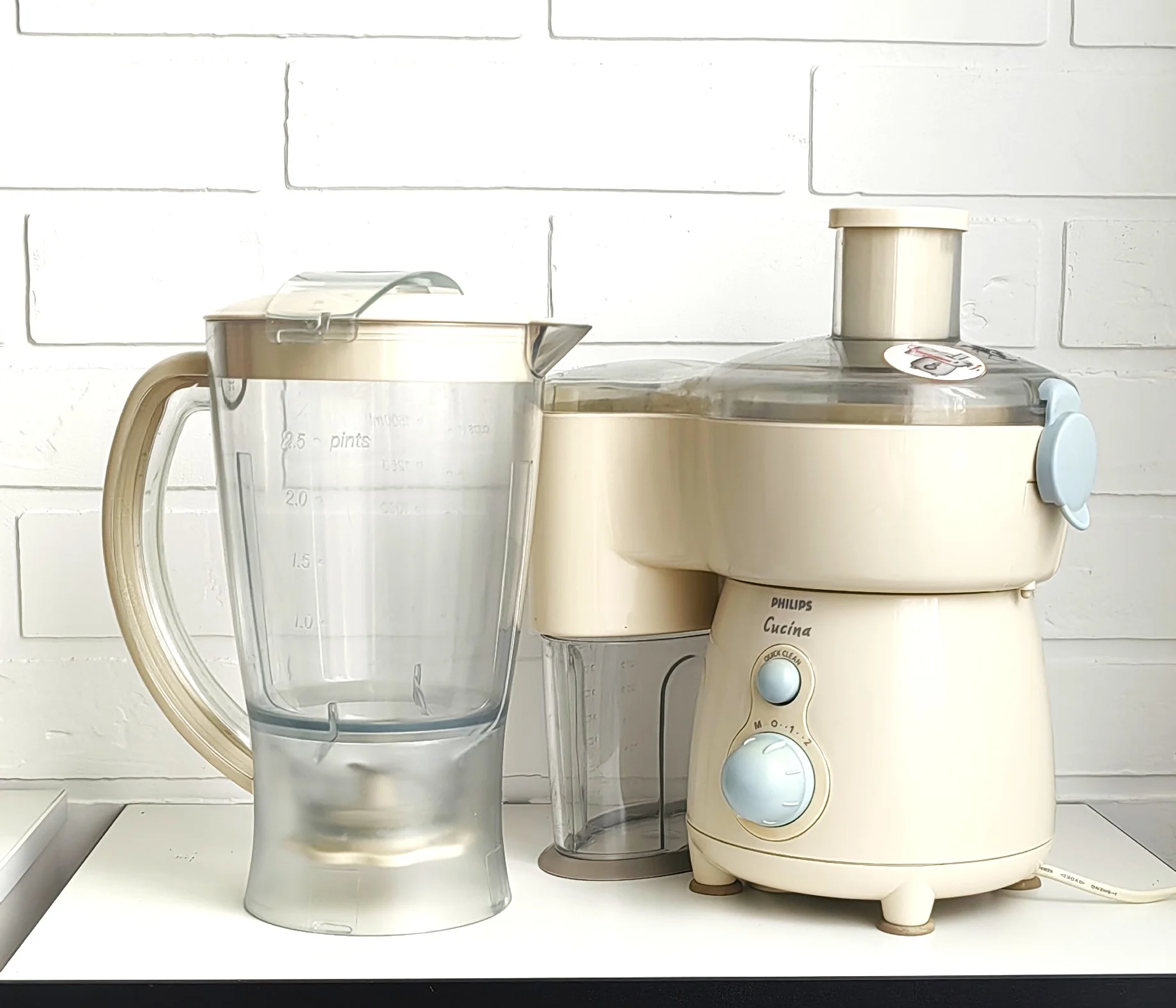 Соковыжималка электрическая Philips HR1840 - изображение 1