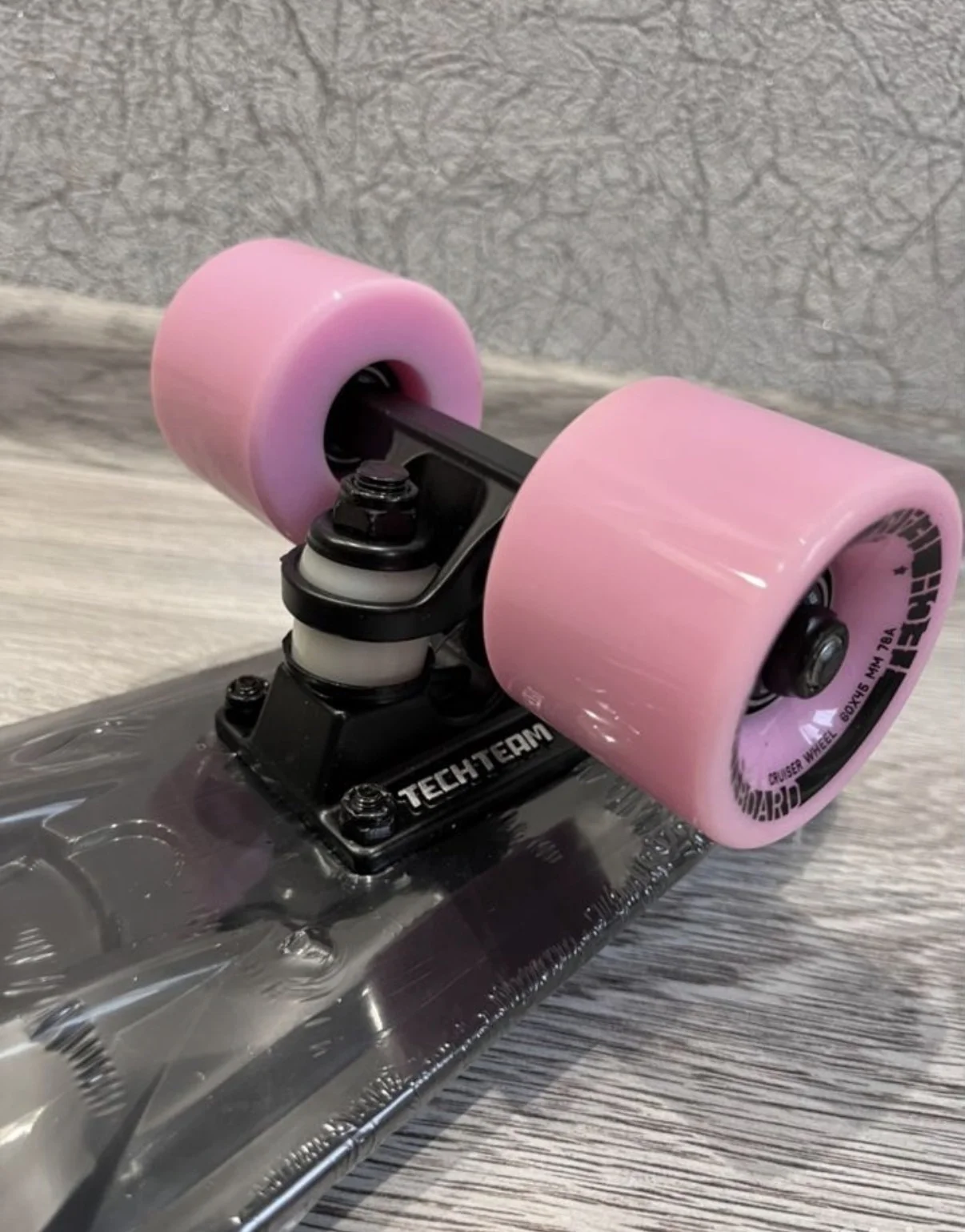 Скейтборд пластиковый Kiwi 22 black/pink с чехлом - миниатюра 4