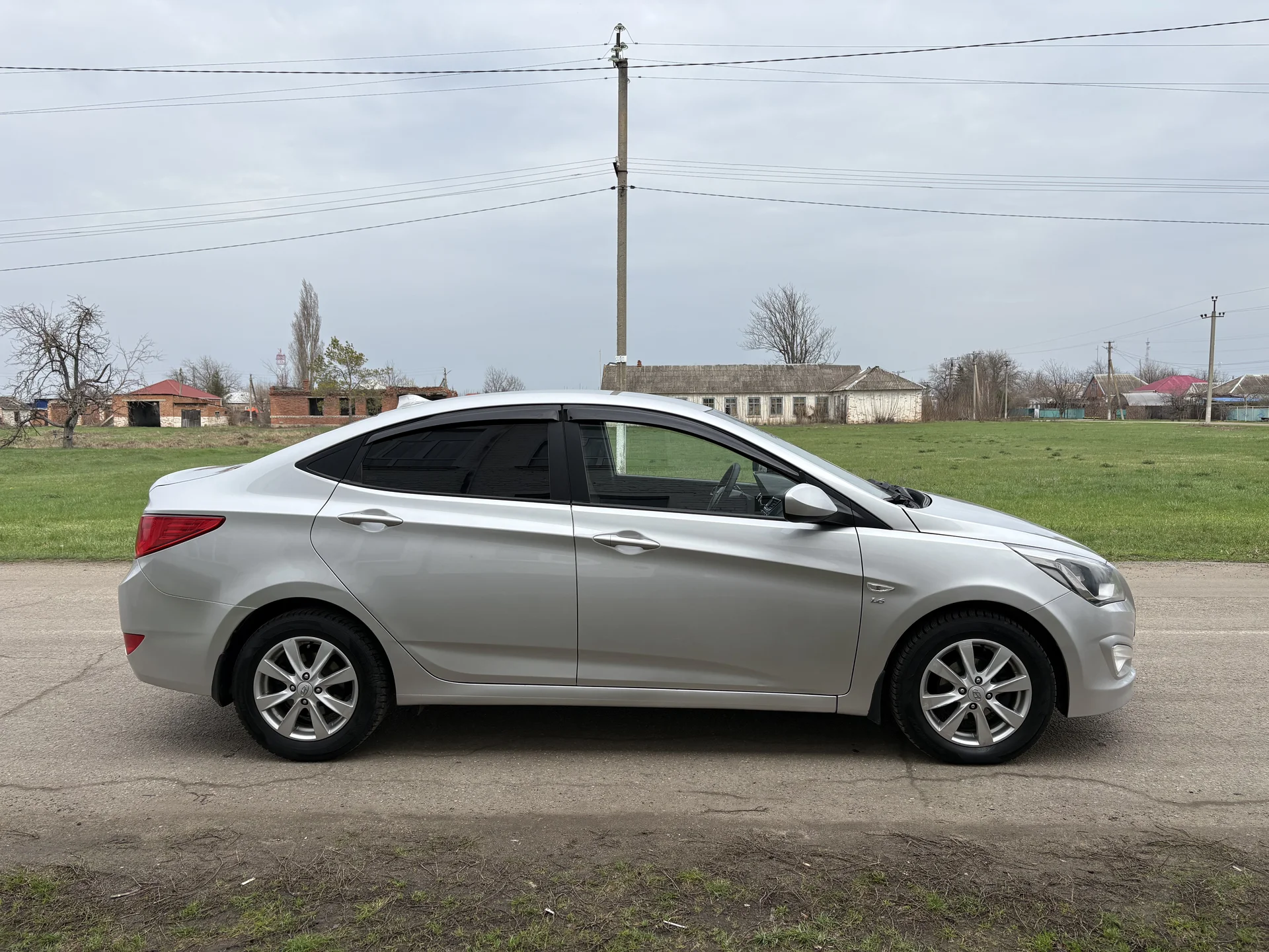 Хендай Солярис 2015 год 1,6 автомат - миниатюра 4