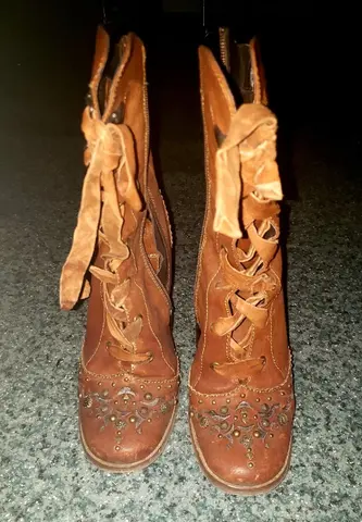 Кожаные сапоги