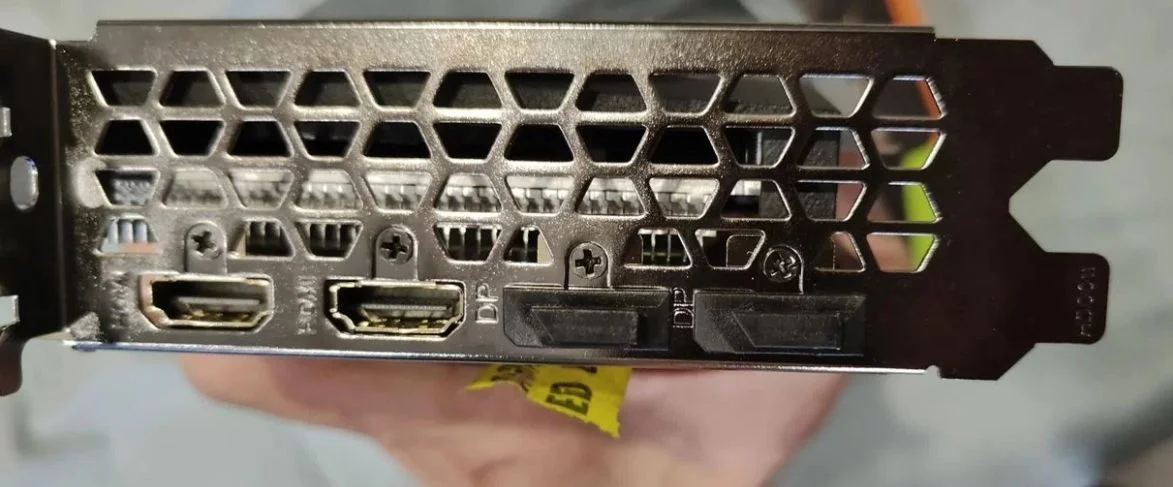 Gigabyte RTX3050 WINDFORCE OC V2 8GB - миниатюра 3