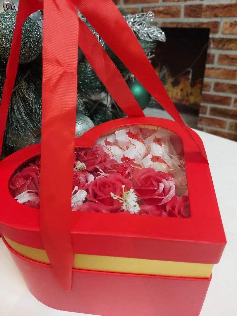 🌸 Создаю уникальные букеты из мыла и сладостей в подарочной коробке! - миниатюра 3