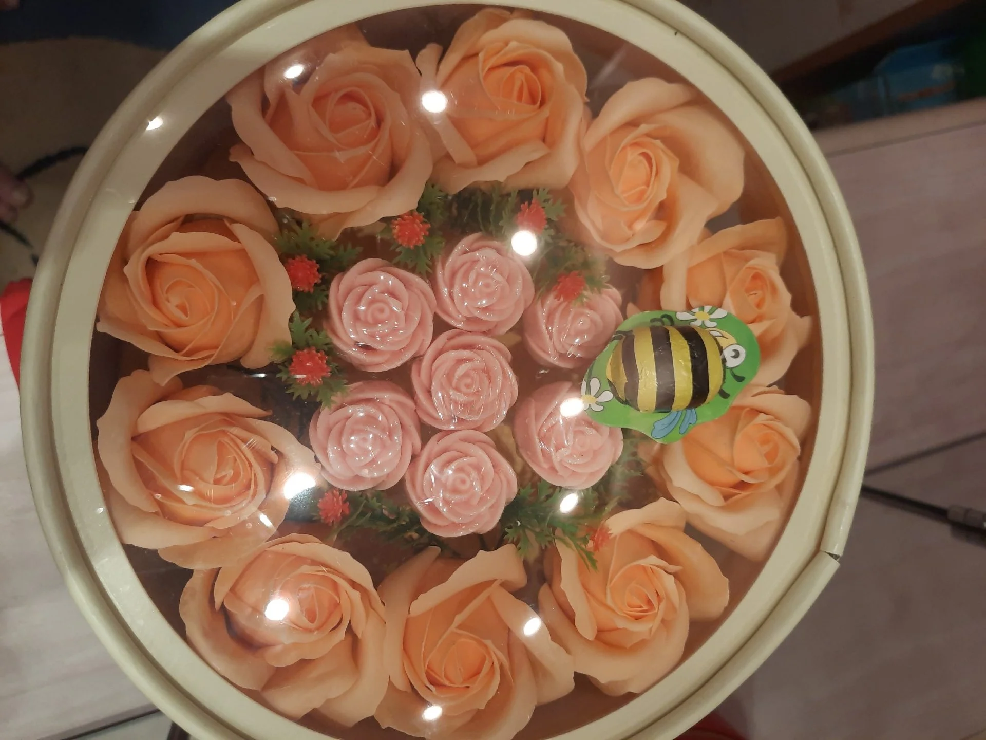 🌸 Создаю уникальные букеты из мыла и сладостей в подарочной коробке! - миниатюра 16