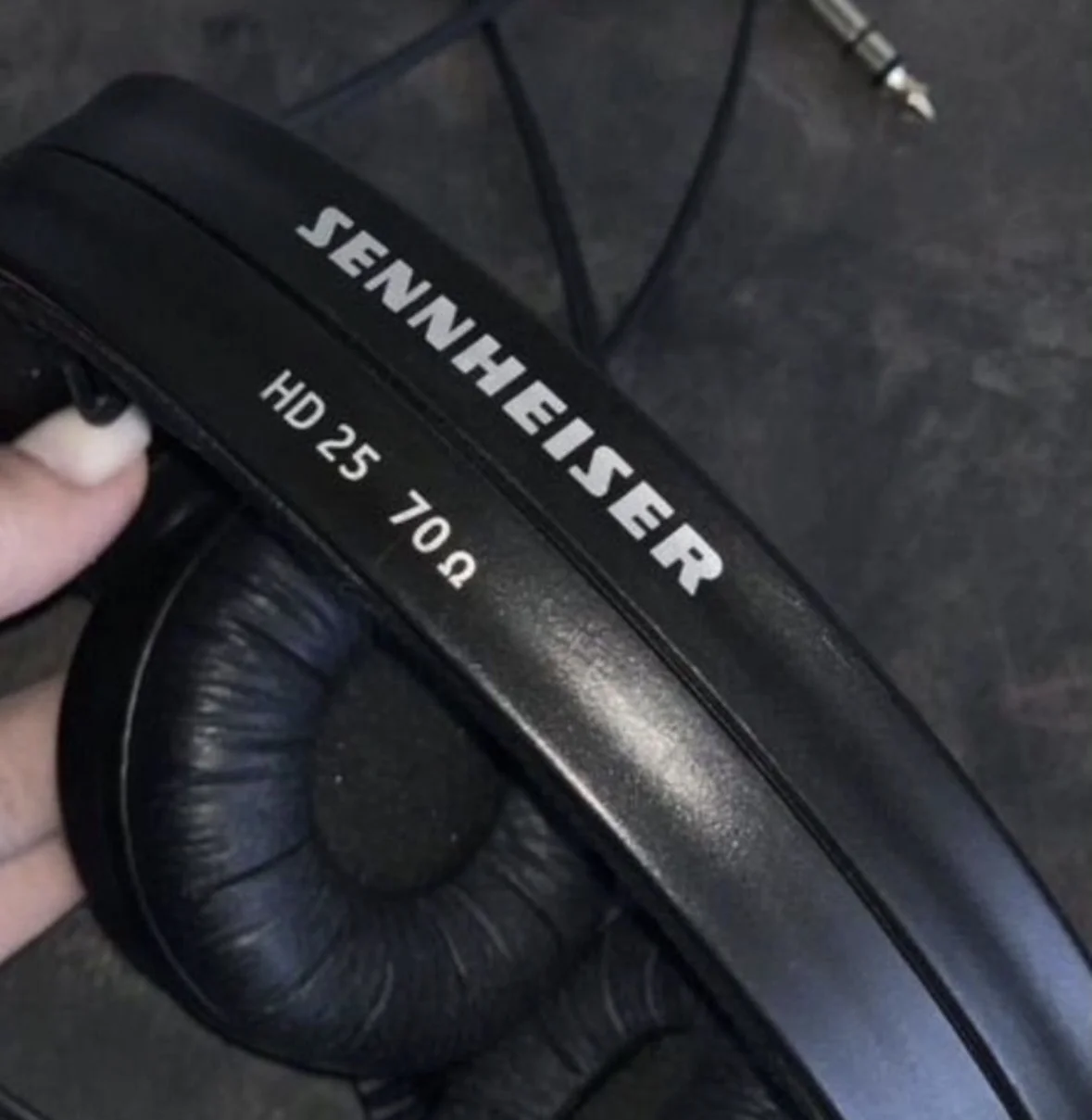 Коробка на наушники Sennheiser HD 25 - миниатюра 2
