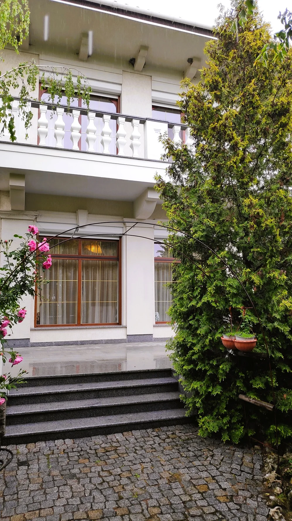 Продам добротный 2-х эт. дом - миниатюра 6