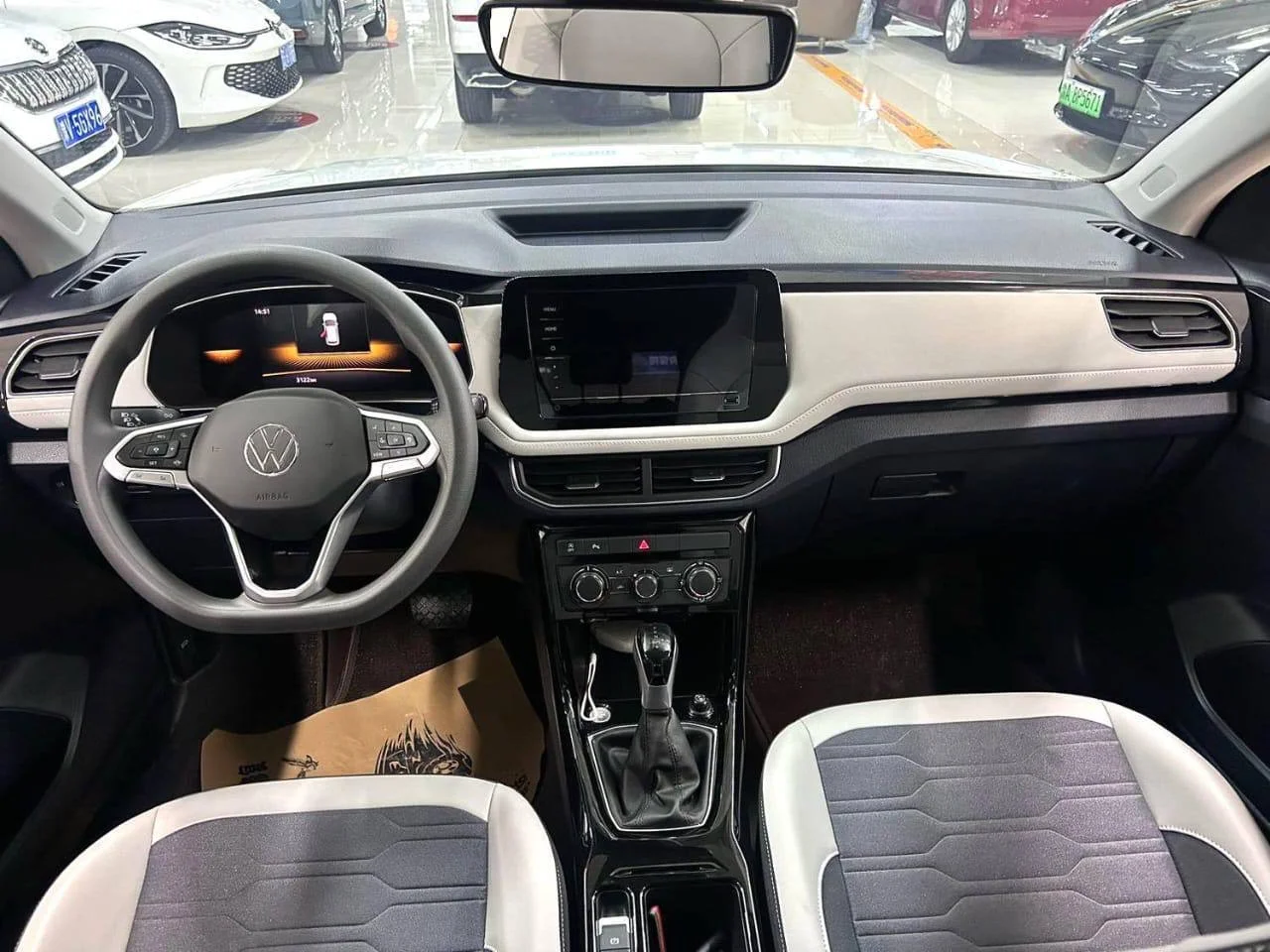 Volkswagen Tharu - миниатюра 7