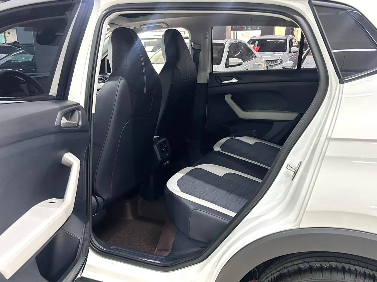 Volkswagen Tharu - миниатюра 8
