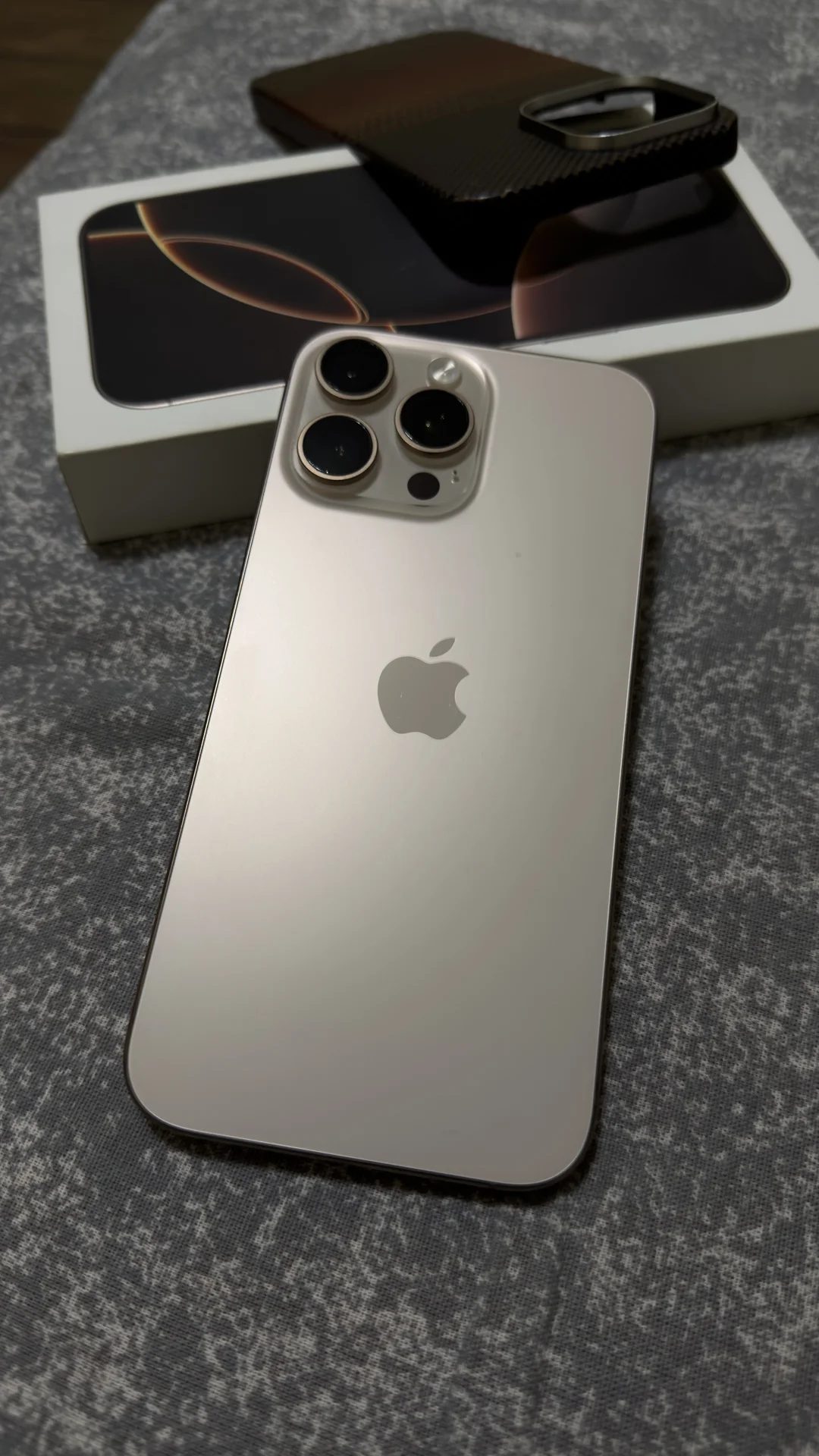 iPhone 16 pro max 256 - миниатюра 2