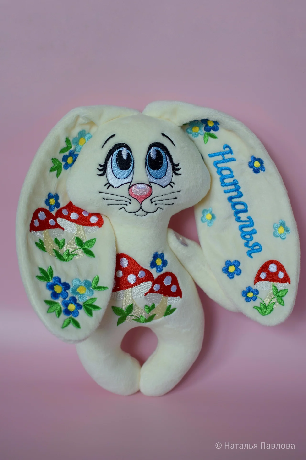 Именной плюшевый заяц с вышивкой имени и даты рождения - миниатюра 2