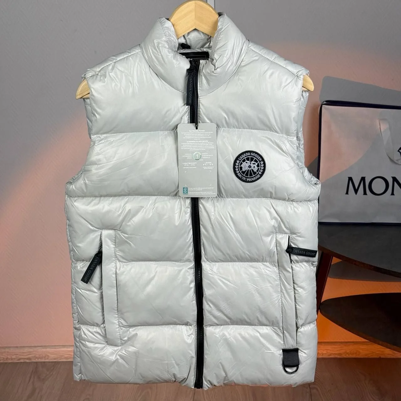 Жилетка Canada Goose
оригинальная - изображение 1