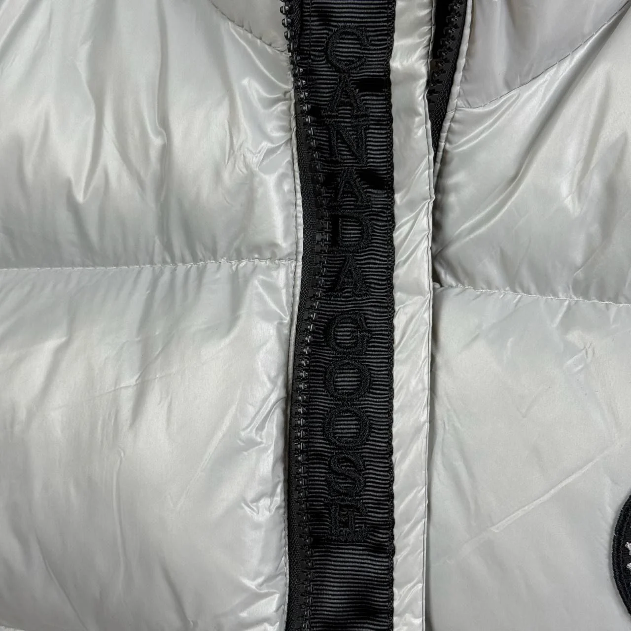 Жилетка Canada Goose
оригинальная - миниатюра 9