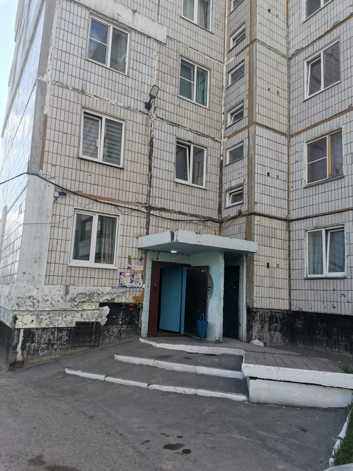 Продам трехкомнатную квартиру - миниатюра 2