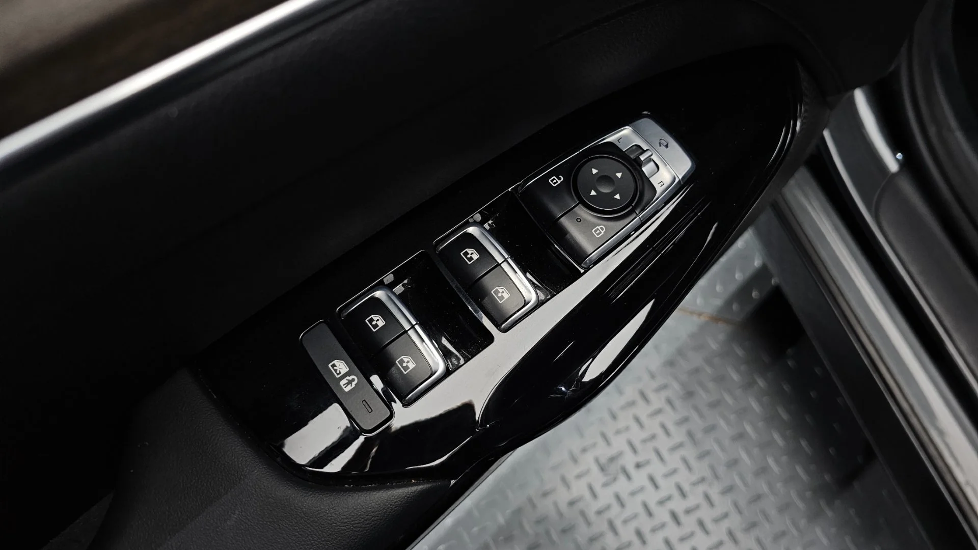 Kia K5 2.0 CVVL AT 2WD Noblesse - миниатюра 16