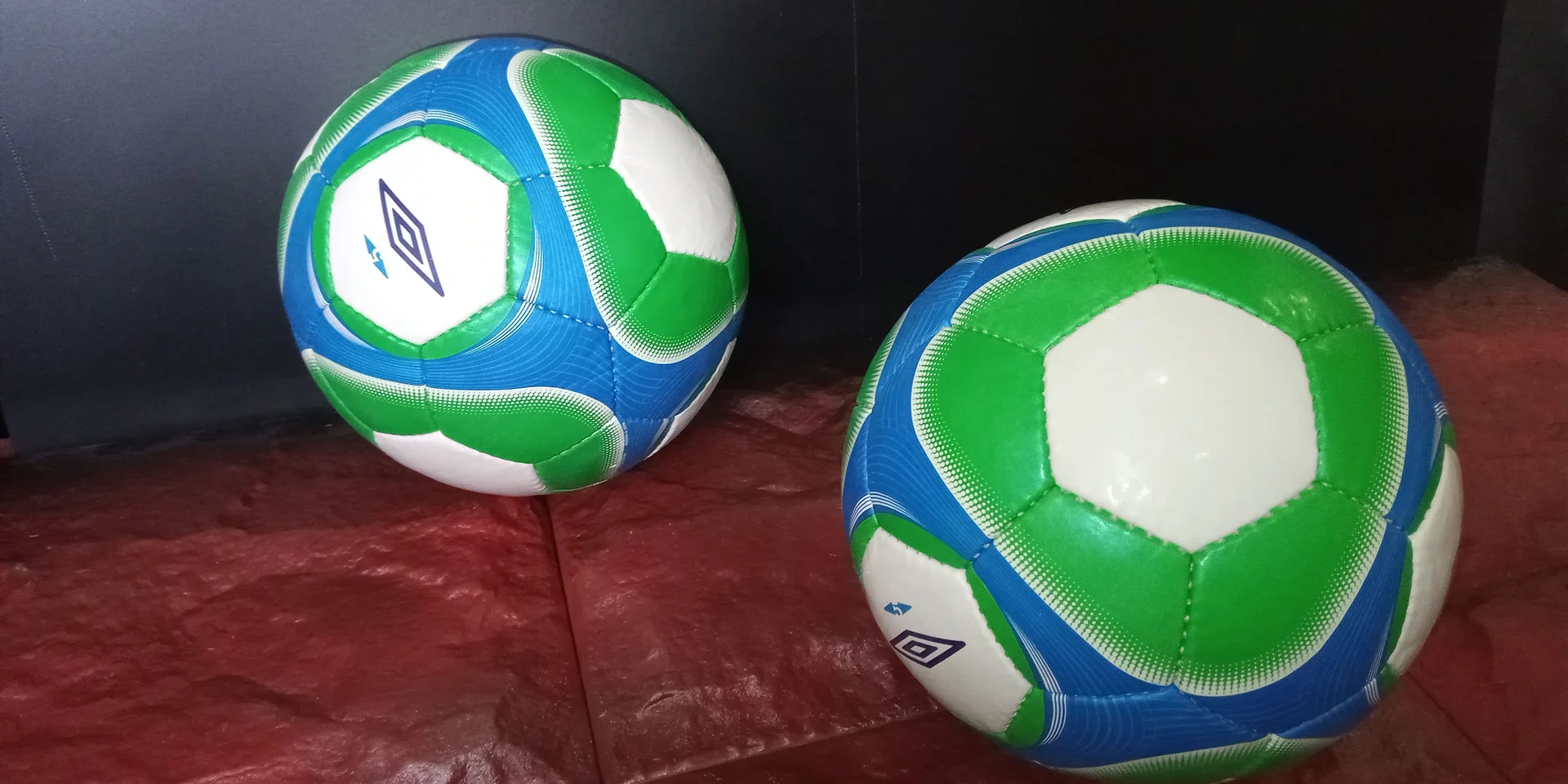 Мяч футбольный Umbro - миниатюра 2