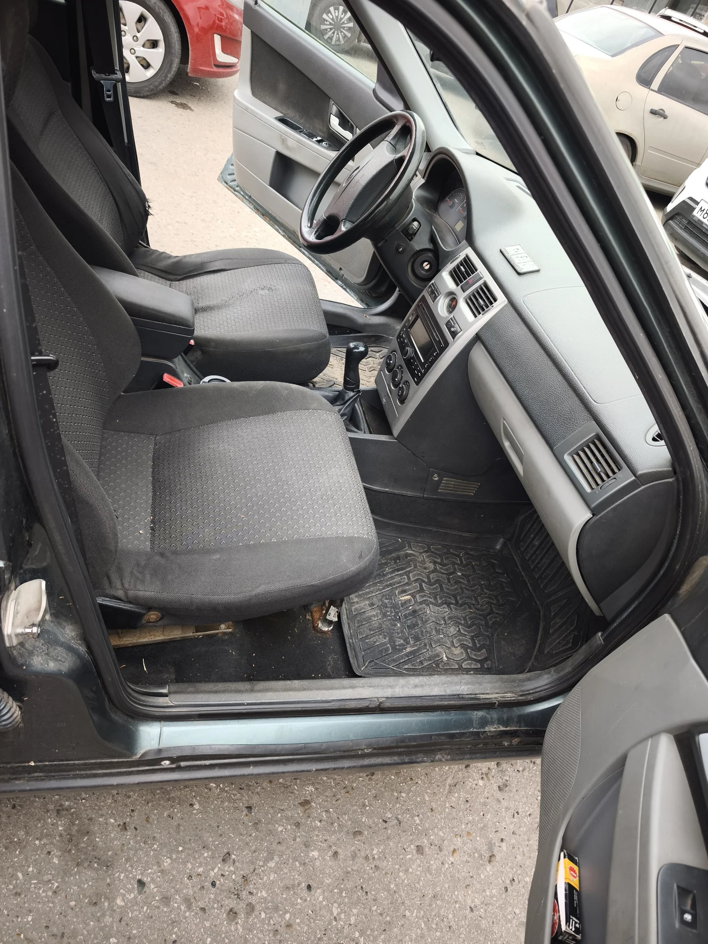 Lada Priora 217130 - миниатюра 10