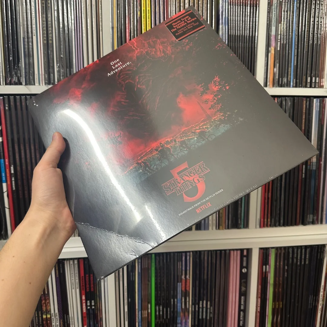 Stranger Things 5 (Sea Blue Smoke Vinyl) - миниатюра 2