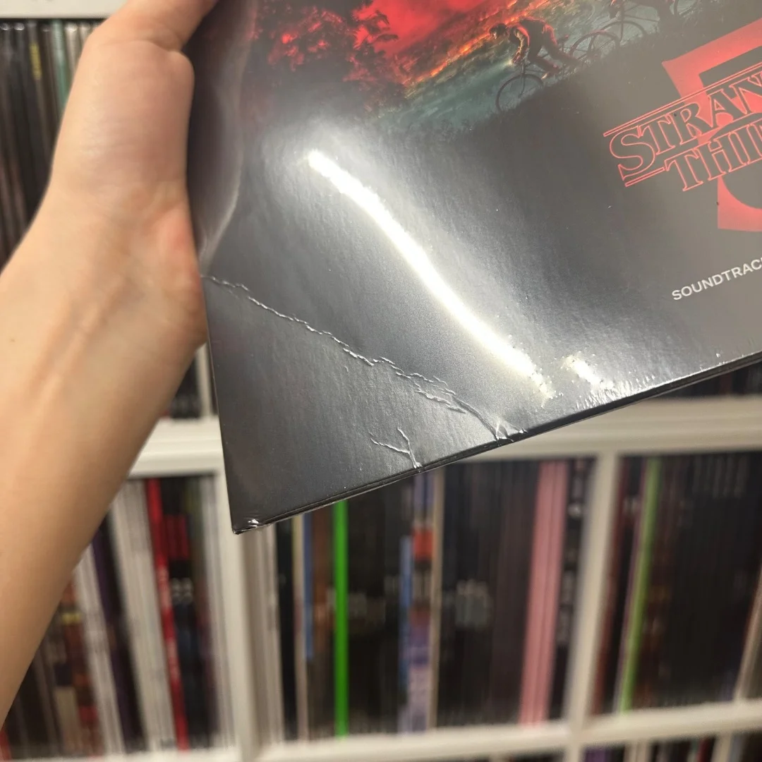 Stranger Things 5 (Sea Blue Smoke Vinyl) - миниатюра 3