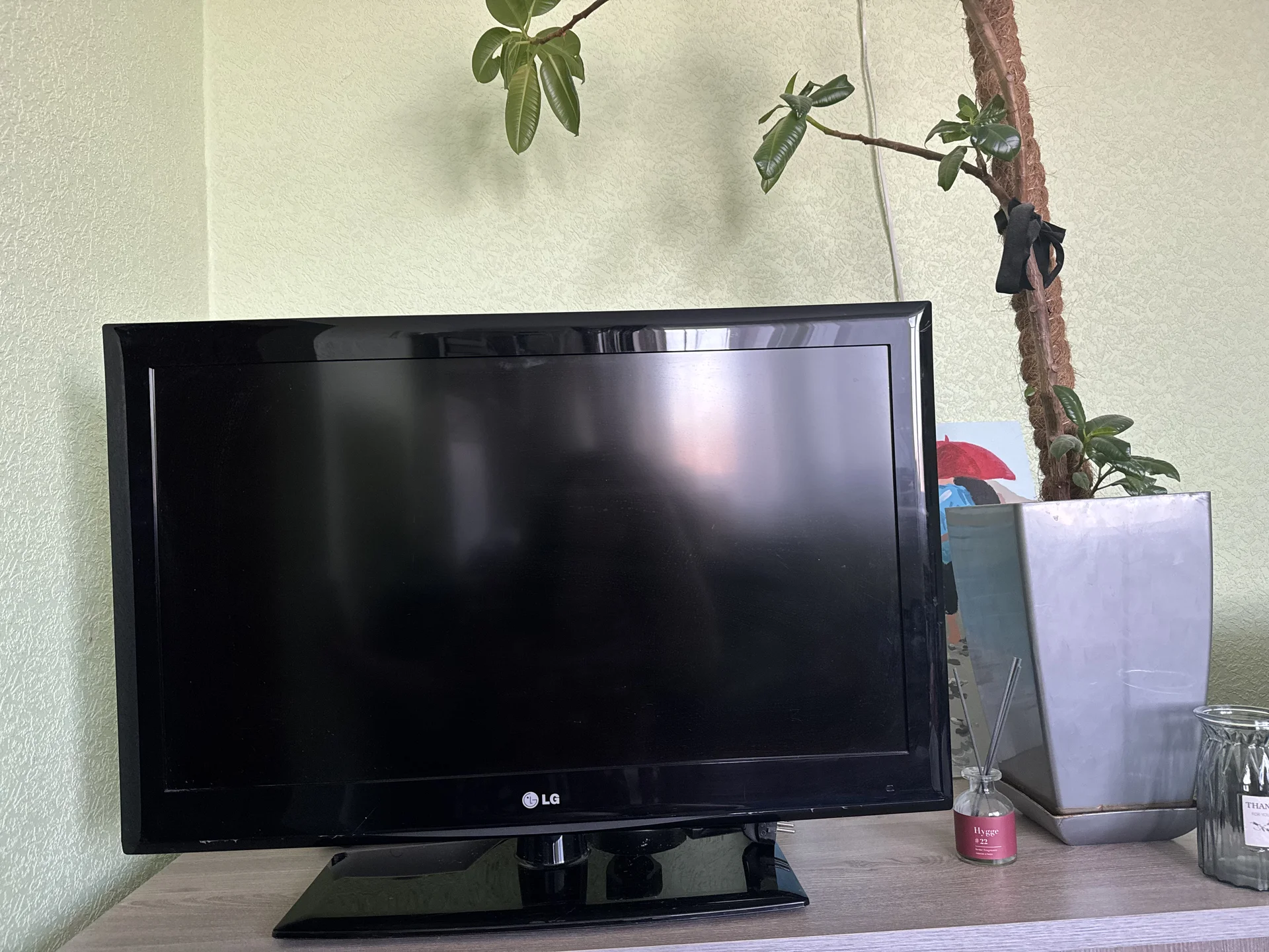 Телевизор LG 32le4500 подставка - изображение 1
