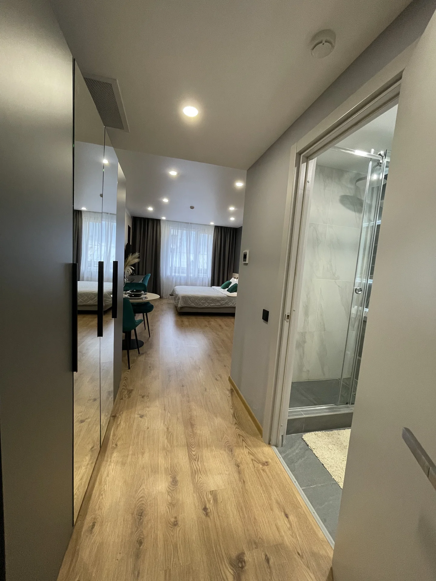 Квартира- студия 30м.кв 7/9 этаж - миниатюра 10