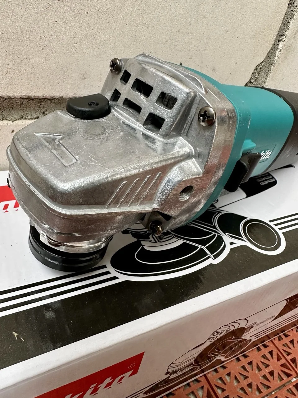 УШМ болгарка Makita 125мм с регулировкой оборотов Новая - миниатюра 4