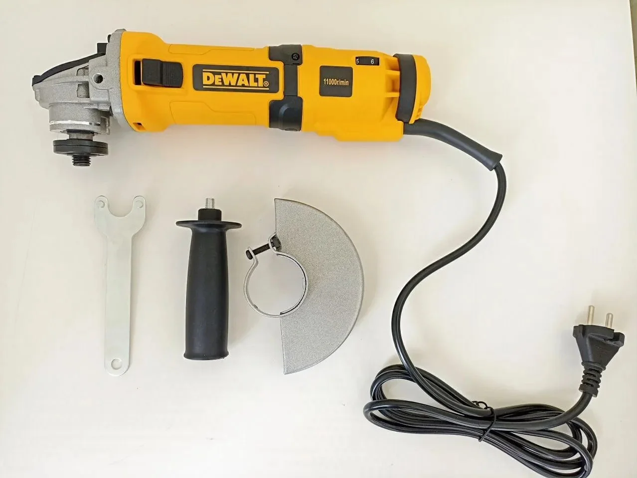 Болгарка УШМ Dewalt 125мм с регулировкой оборотов Новая - миниатюра 2