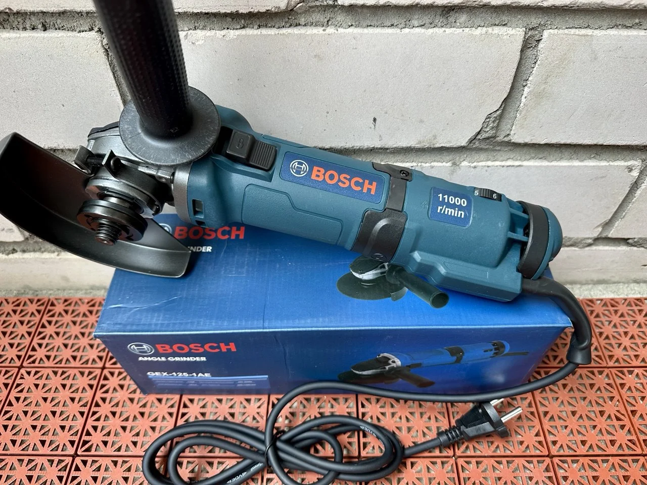 УШМ Болгарка Bosch 125мм с регулировкой оборотов Новая - изображение 1