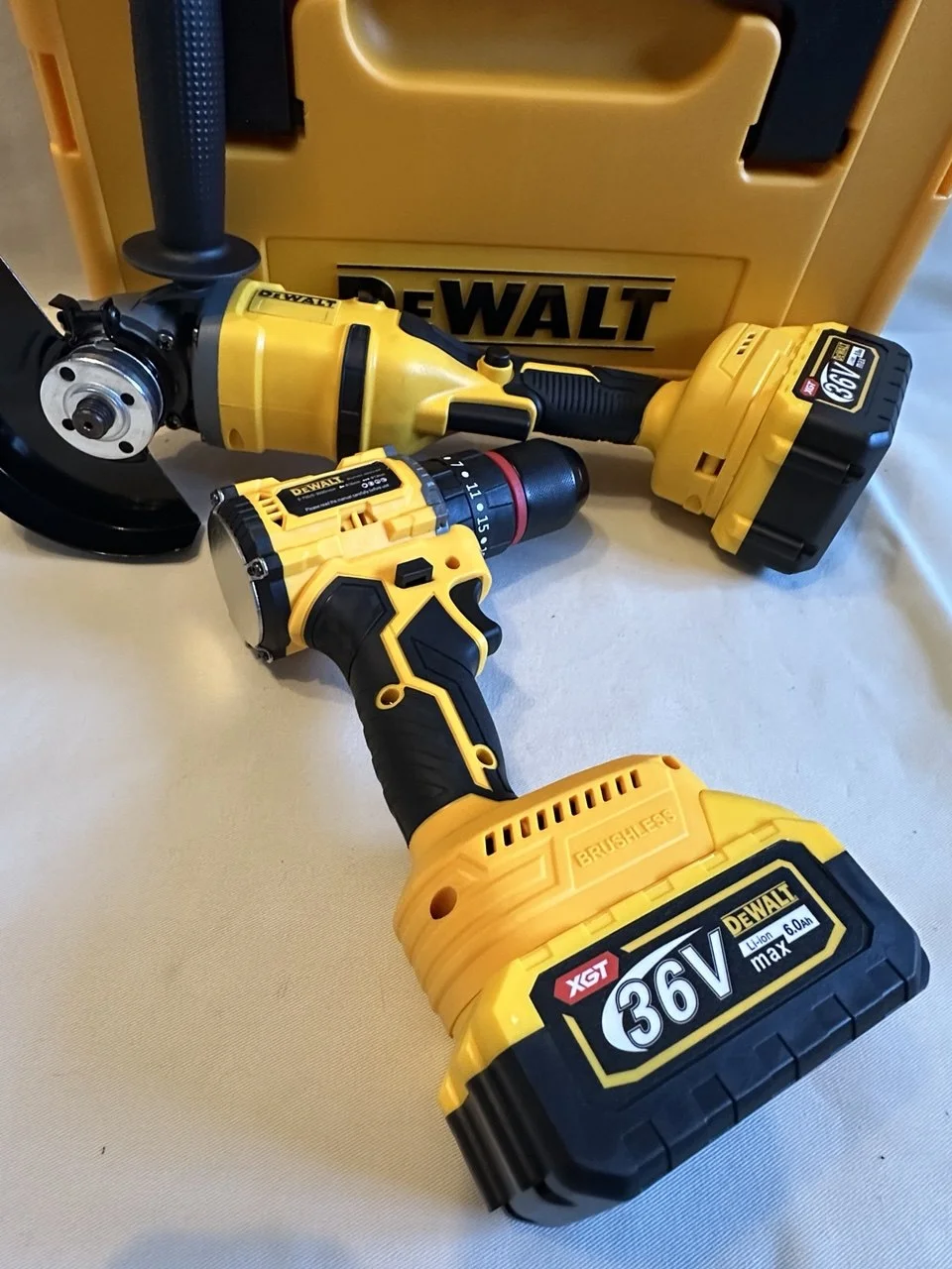 Набор электроинструмента DeWalt Шуруповёрт + УШМ - миниатюра 2