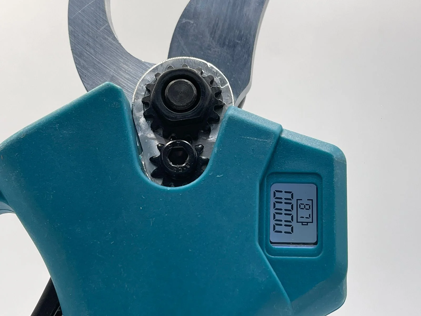 Секатор аккумуляторный Makita 26V - миниатюра 2