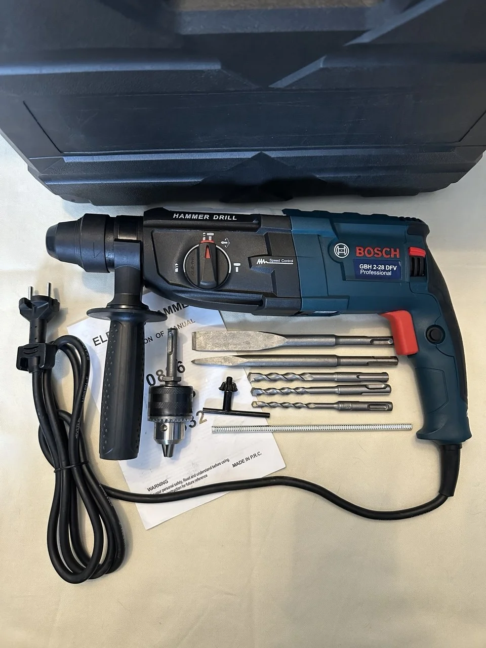 Перфоратор Bosch 820W Новый в кейсе - изображение 1