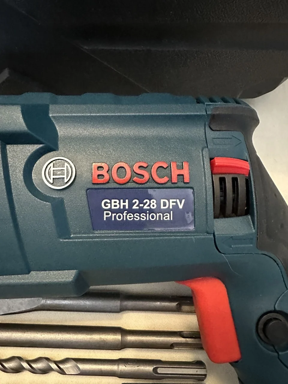 Перфоратор Bosch 820W Новый в кейсе - миниатюра 7