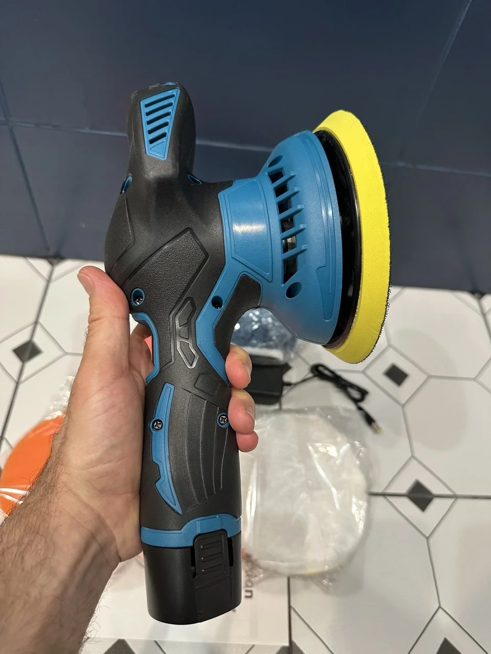 Полировальная машинка Makita аккумуляторная - миниатюра 5