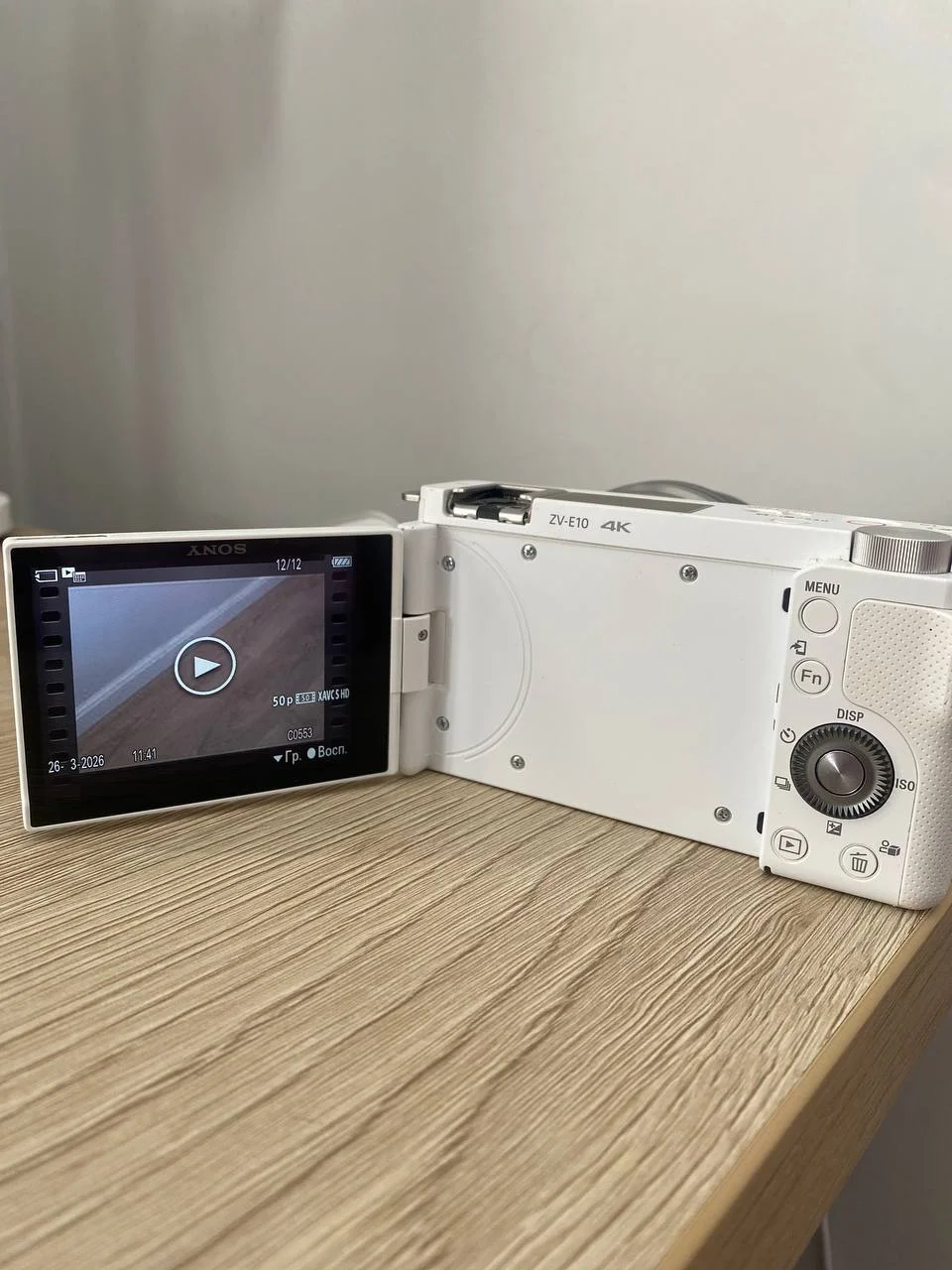 Sony ZV-E10 с китовым объективом 16-50 мм (белая) - миниатюра 5