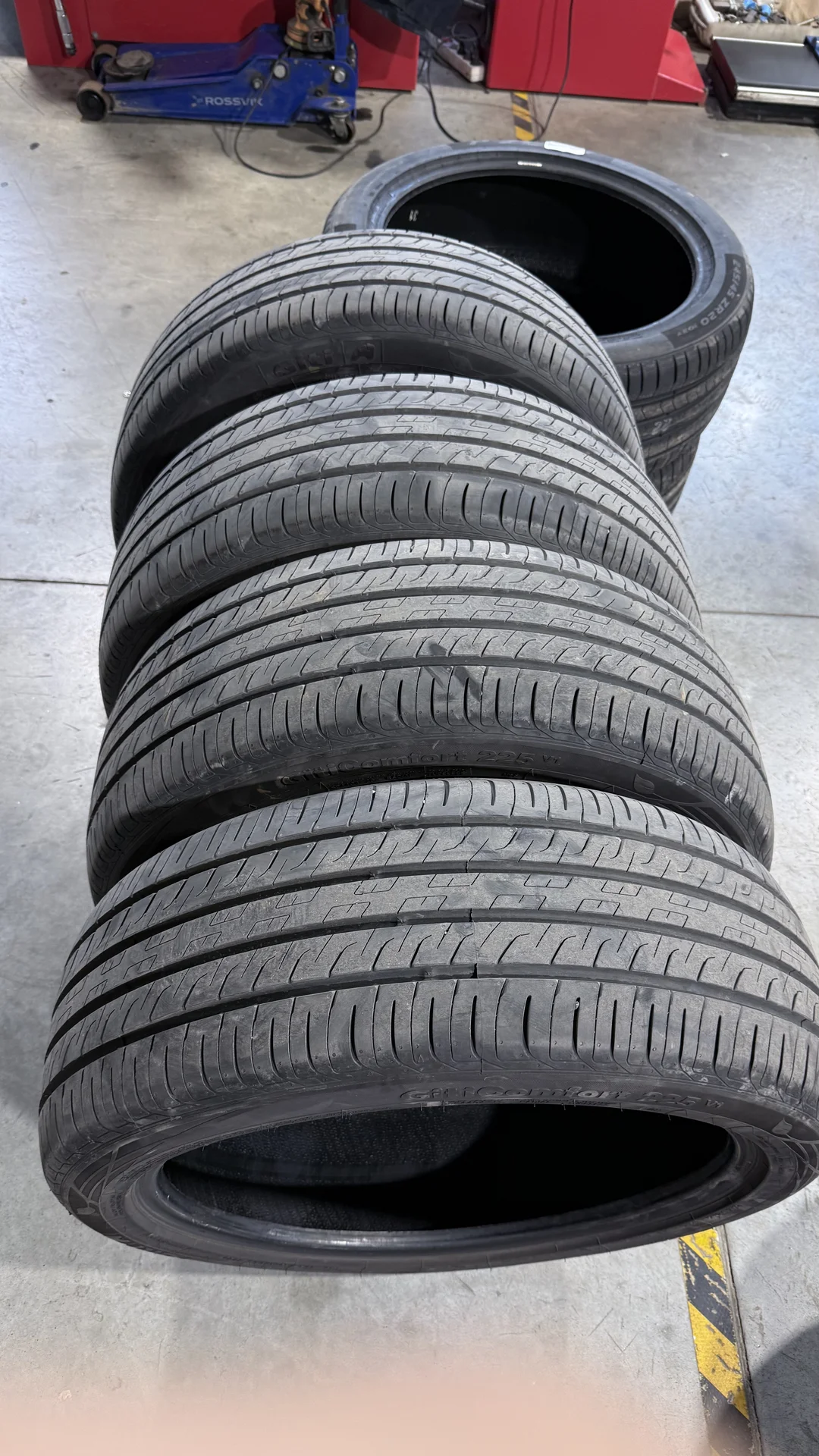 Летняя резина Giti Comfort 225 V1 245/45 R20
