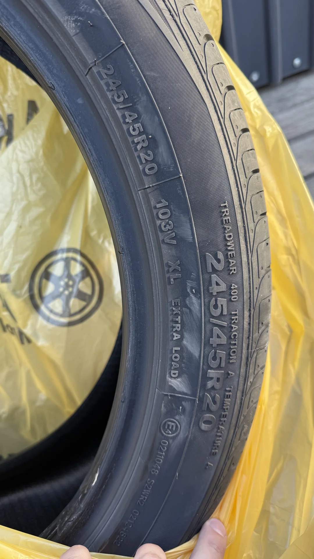 Летняя резина Giti Comfort 225 V1 245/45 R20 - миниатюра 3