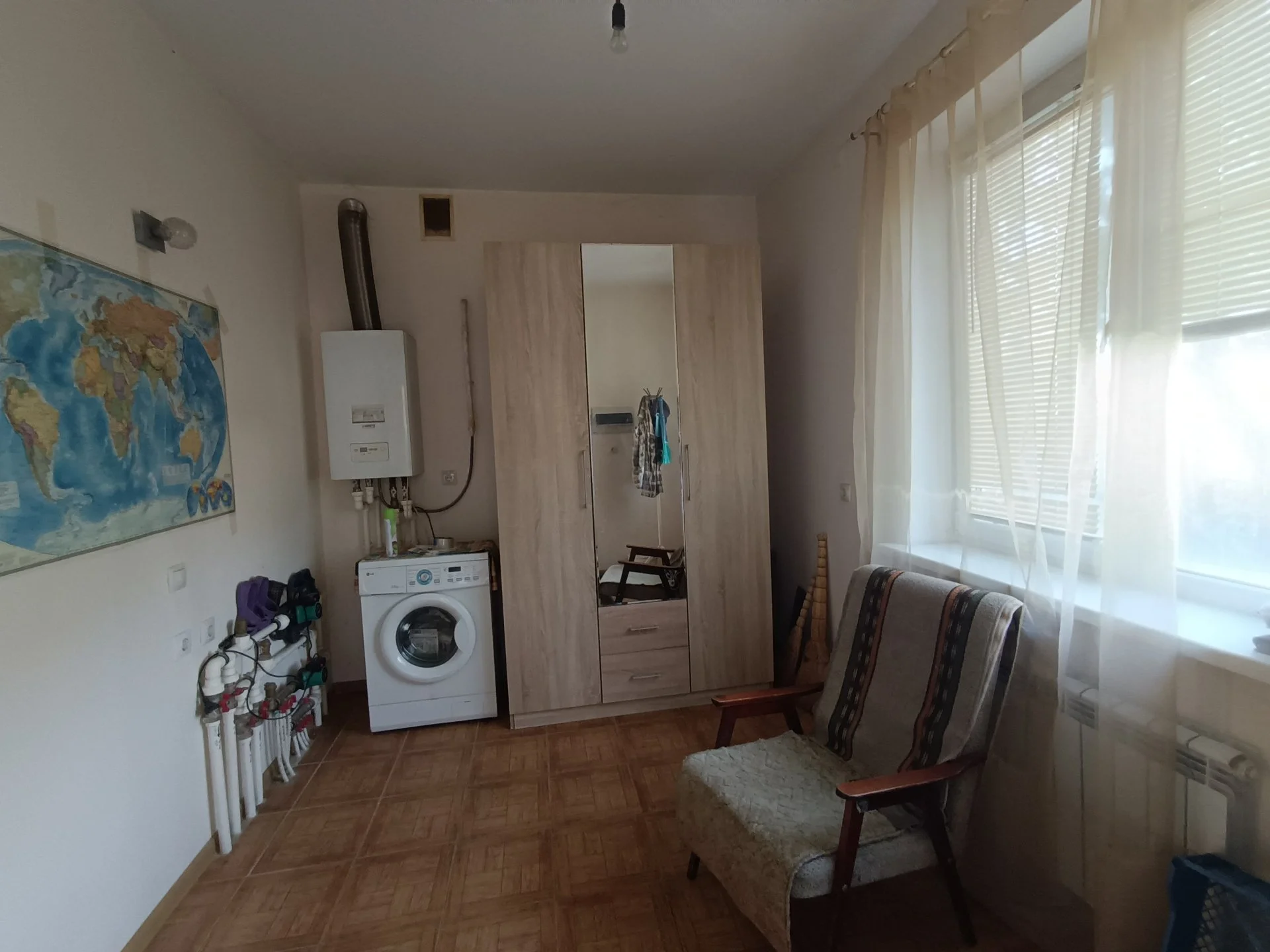 Продаётся новый современный дом 170 кв.м в центре станицы Васюринской. - миниатюра 2