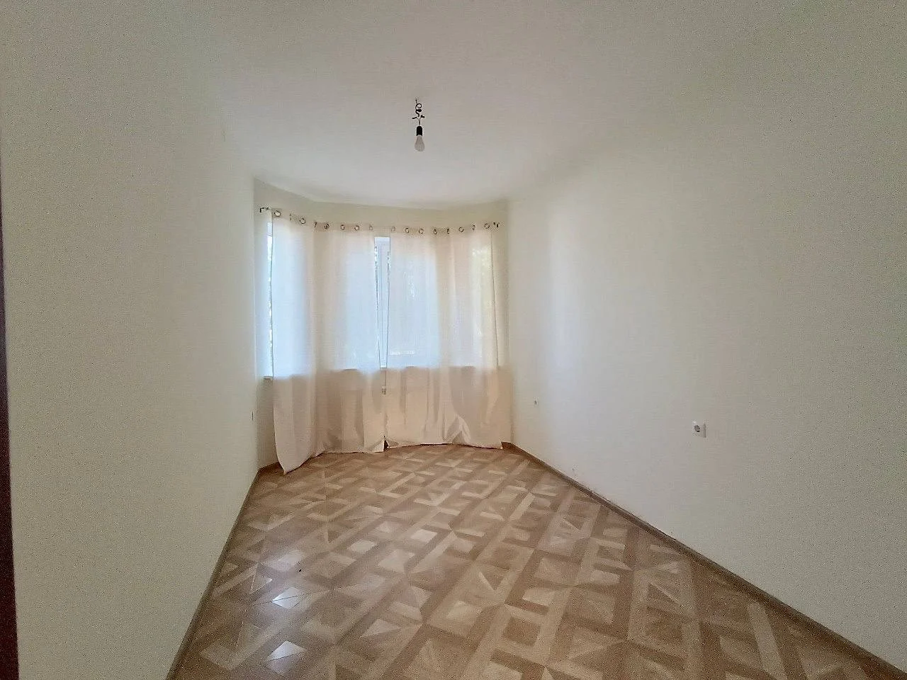 Продаётся новый современный дом 170 кв.м в центре станицы Васюринской. - миниатюра 14