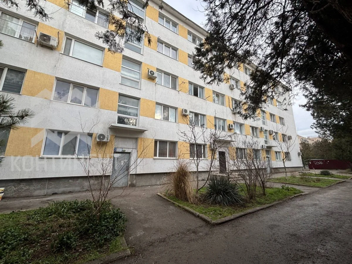 Две комнаты в общежитии с собственной кухней и санузлом г. Евпатория - миниатюра 2