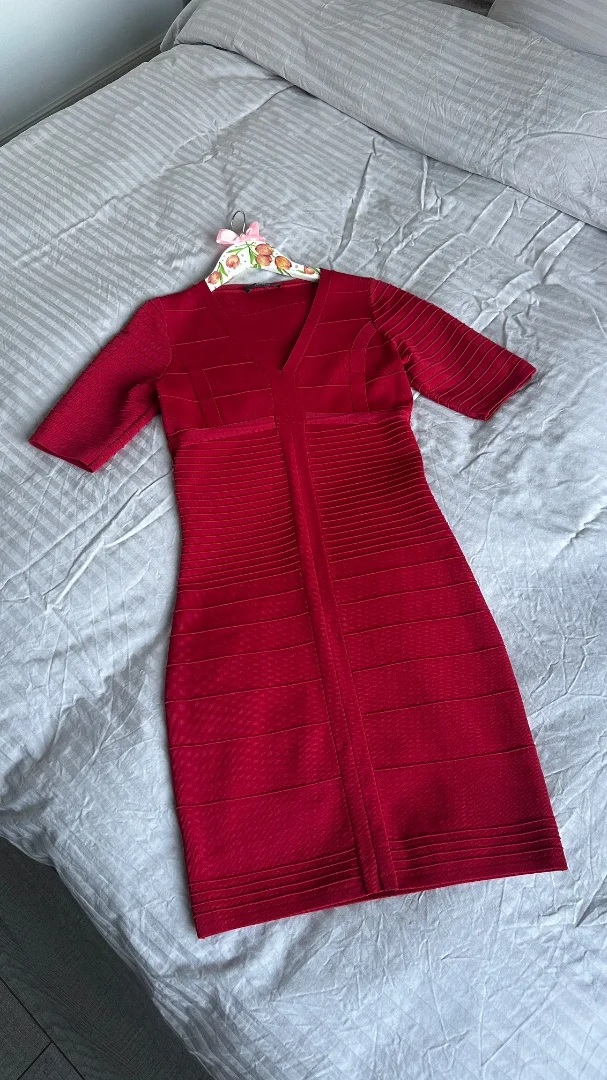 Платье guess женское 44, M бордо красное оригинал - миниатюра 3