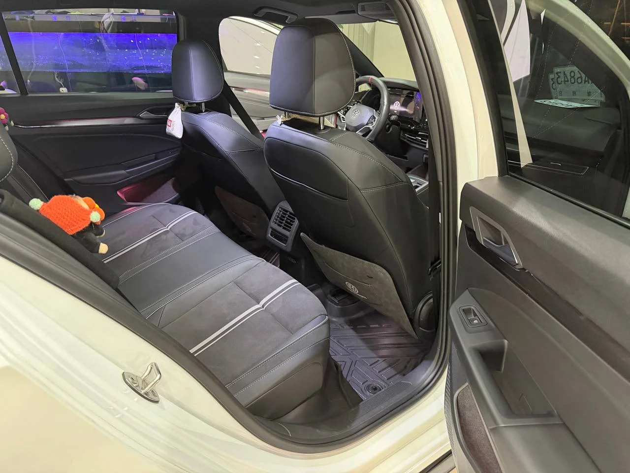 Volkswagen Golf 8 R-line Edition - миниатюра 8