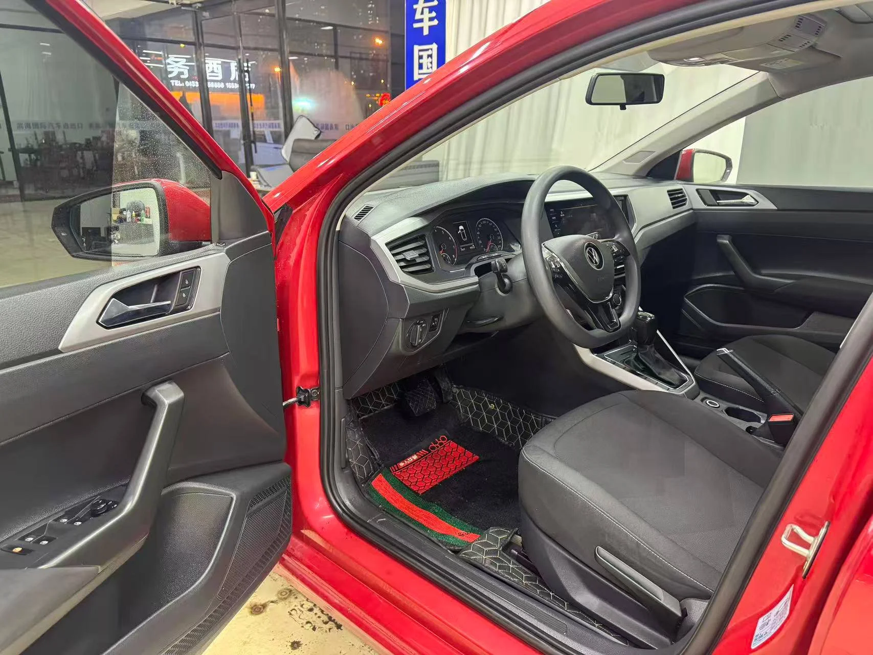 Vw Polo Plus Panoramic Enjoy Edition - миниатюра 5