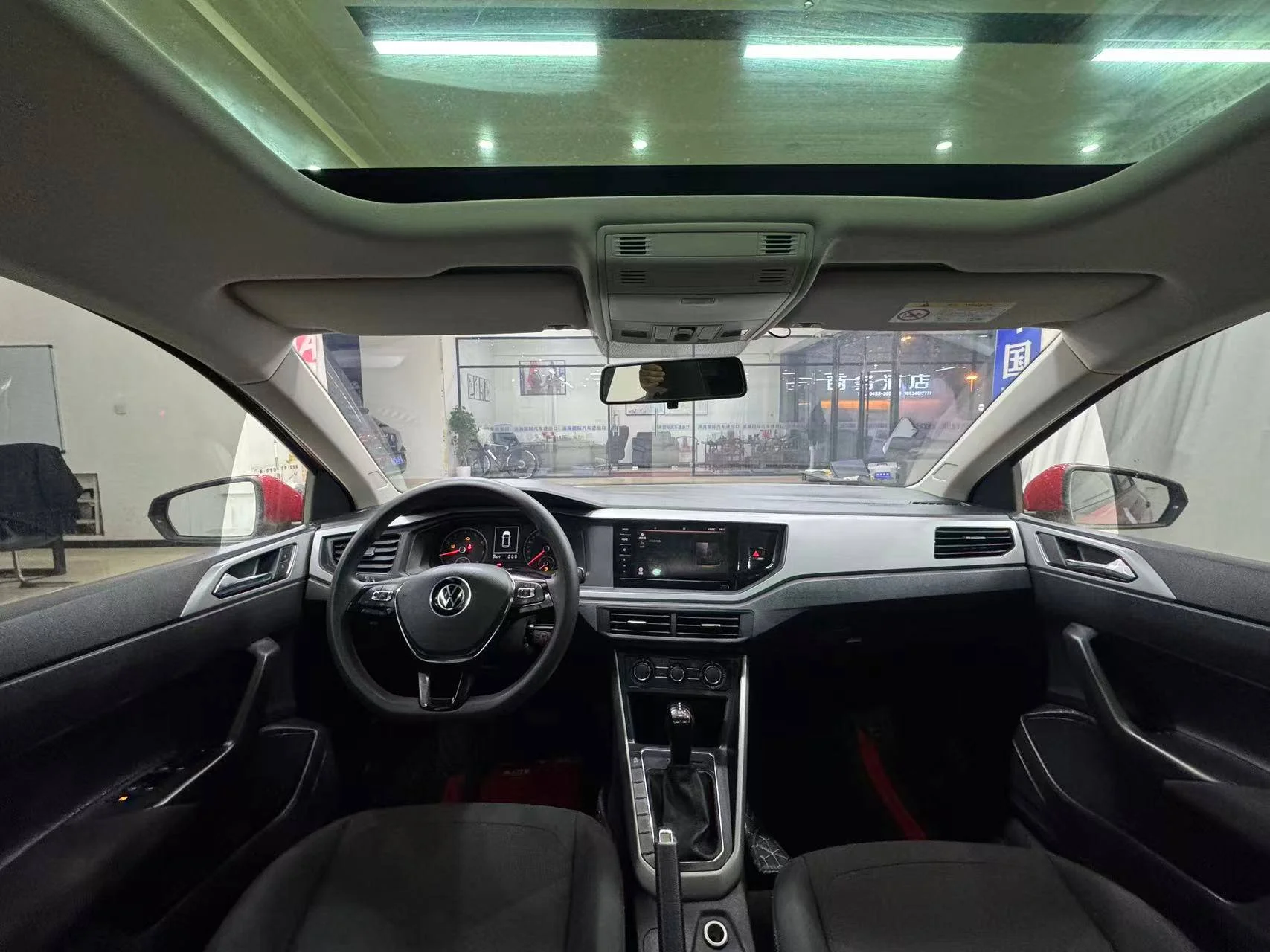 Vw Polo Plus Panoramic Enjoy Edition - миниатюра 10