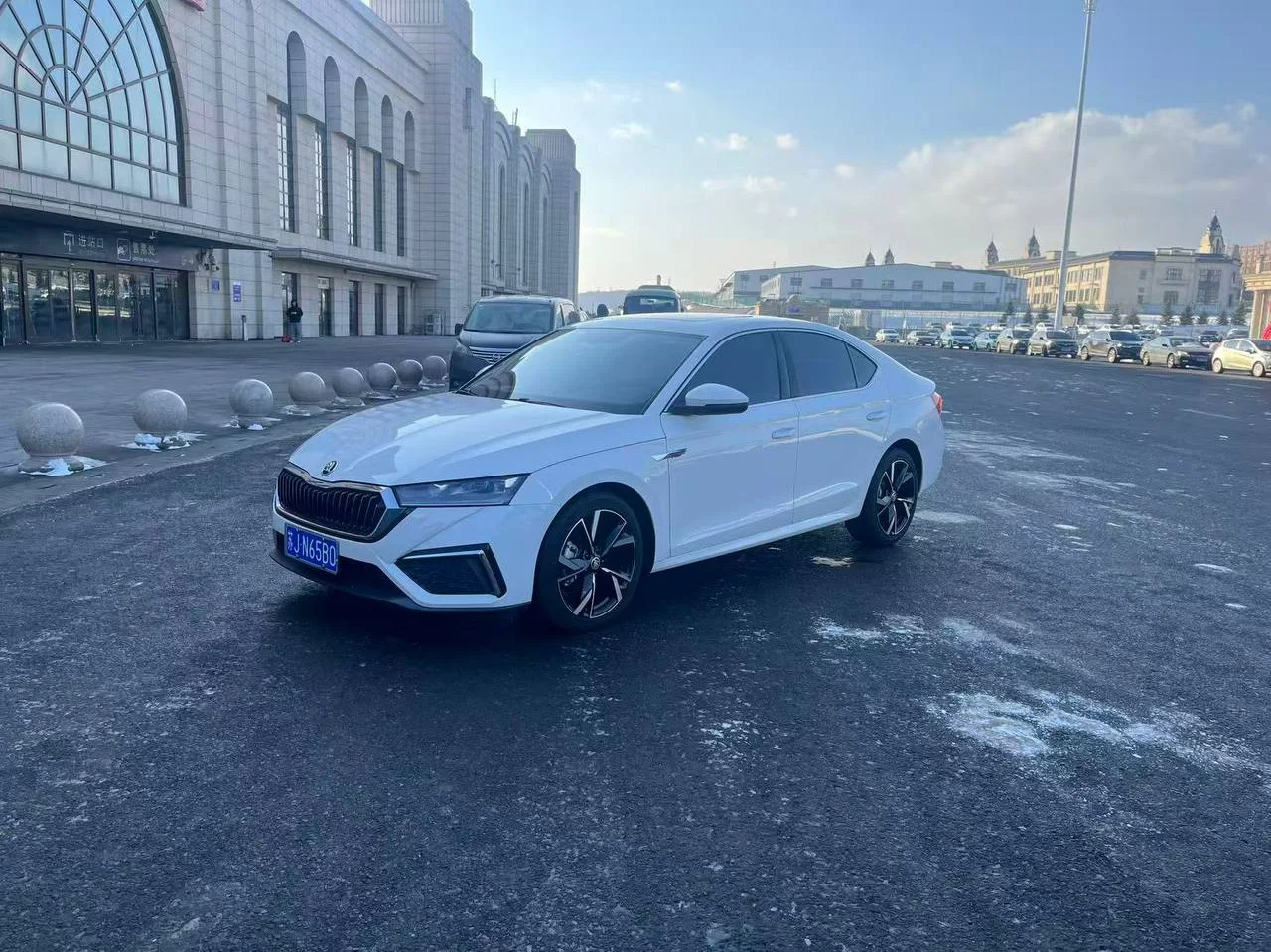 Skoda Octavia Premium enjoyable edition - миниатюра 3