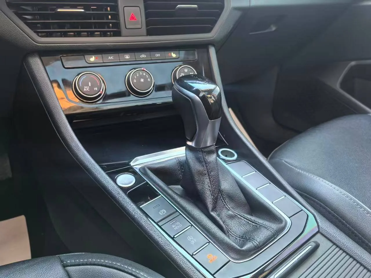 Volkswagen Sagitar Transcend Edition - миниатюра 7