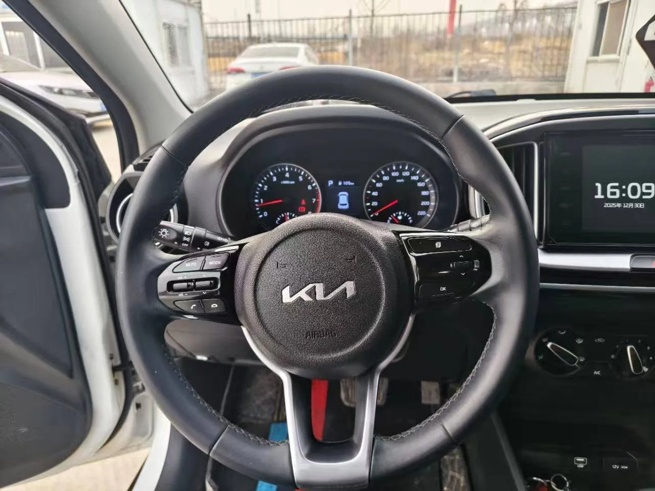 Kia KX1 Fun Enjoyable Edition - миниатюра 7