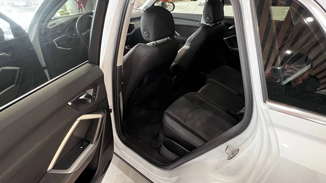 Audi Q3 Aggressive Sporty Edition - миниатюра 4