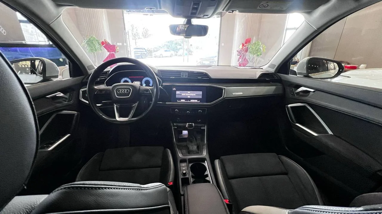 Audi Q3 Aggressive Sporty Edition - миниатюра 7