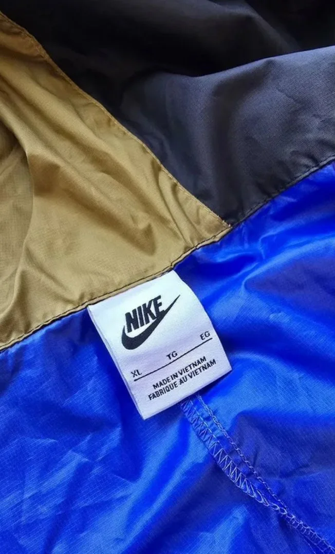 Куртка дождевик nike превращается в сумку - миниатюра 4