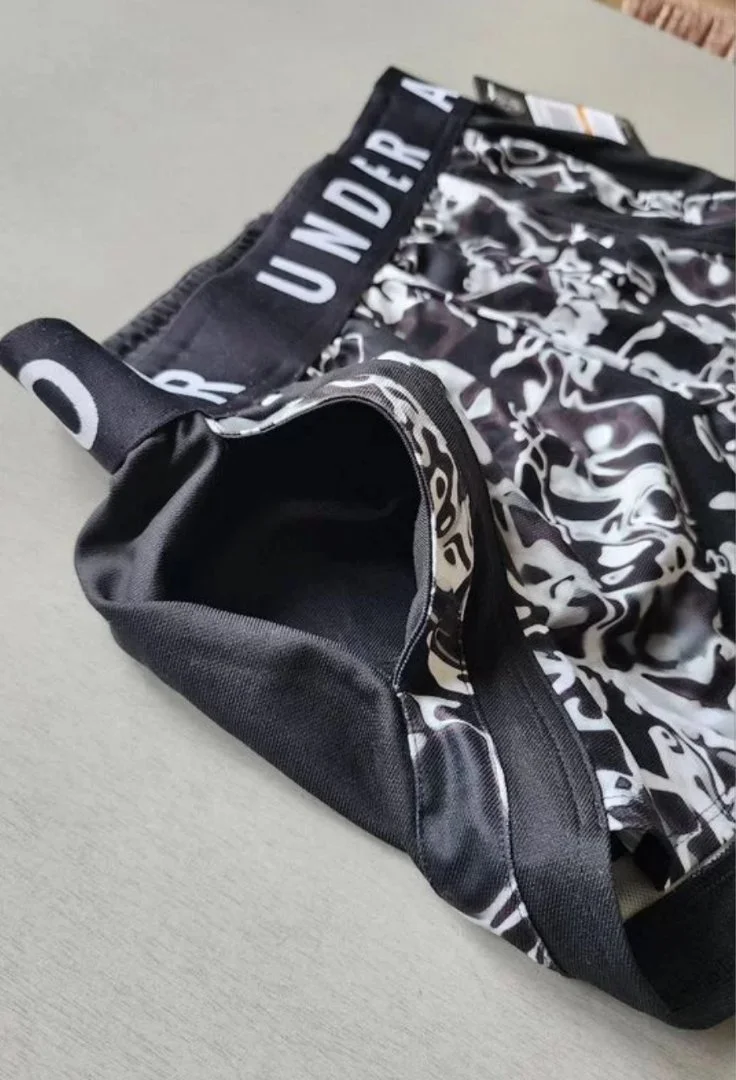 Шорты женские Under Armour для спорта и бега - миниатюра 3