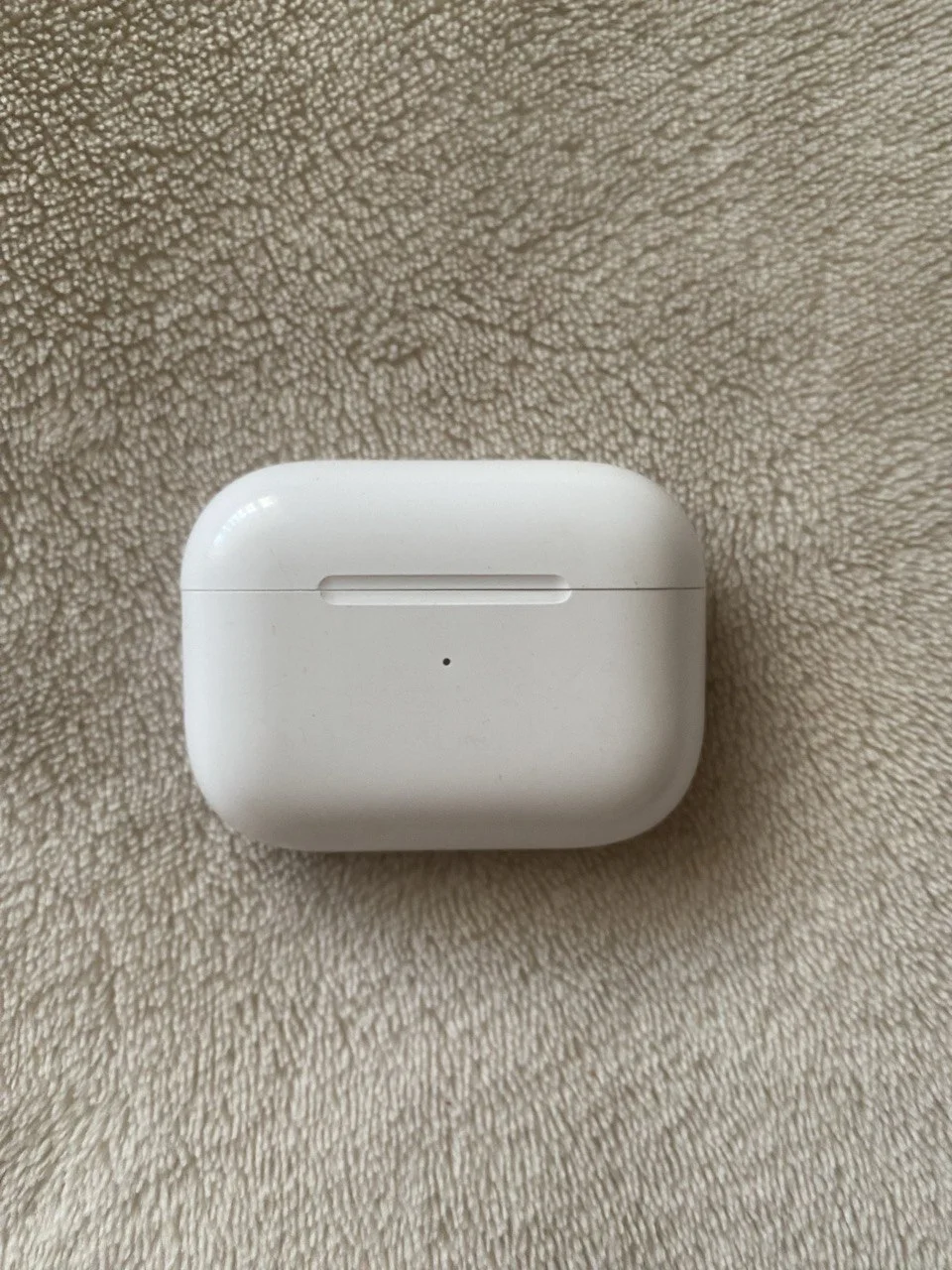Зарядный кейс Apple AirPods Pro 2 (А 2968) - миниатюра 2